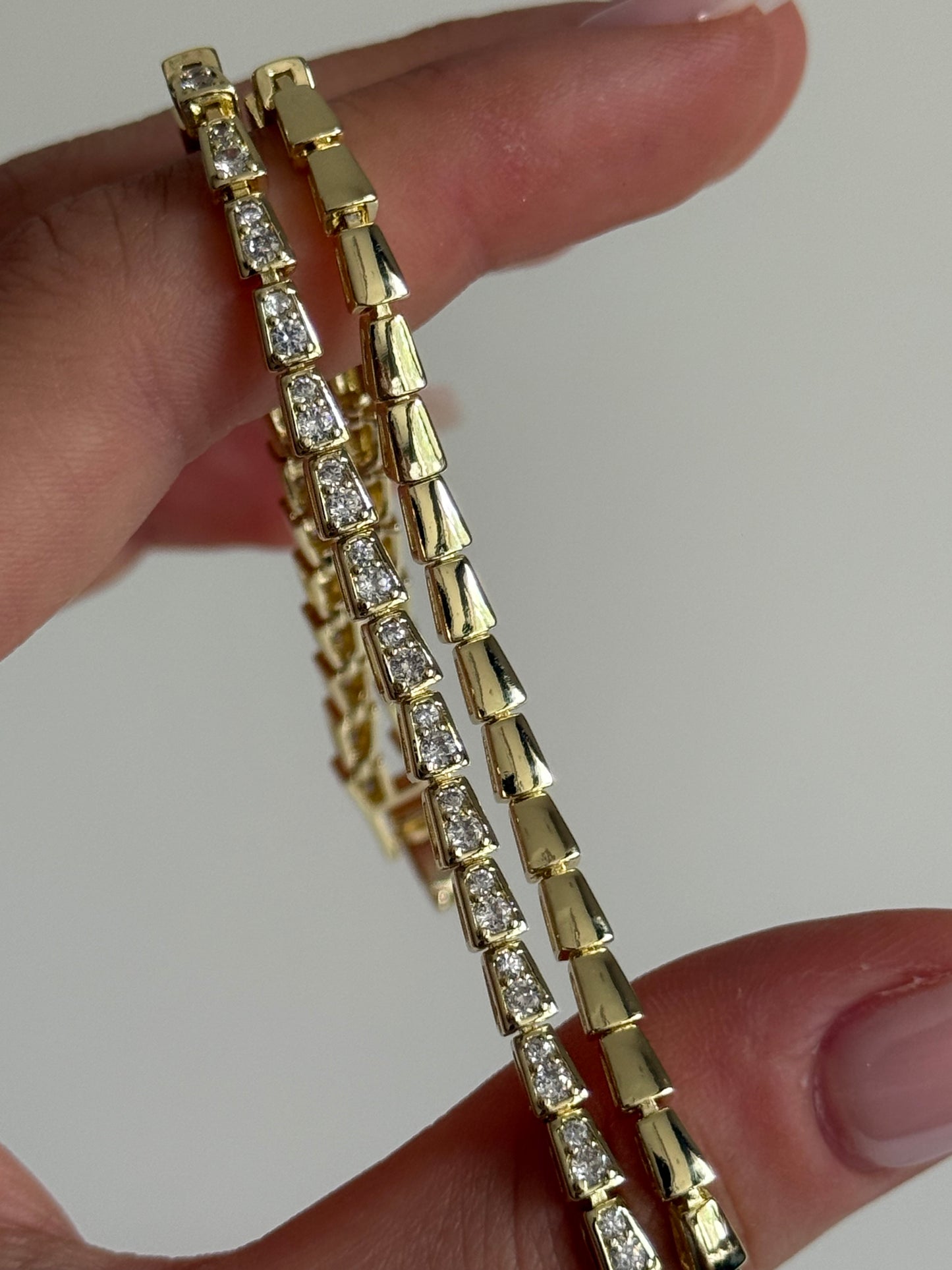 Gold Rengi İki Sıra Yılan Model Kadın Bileklik