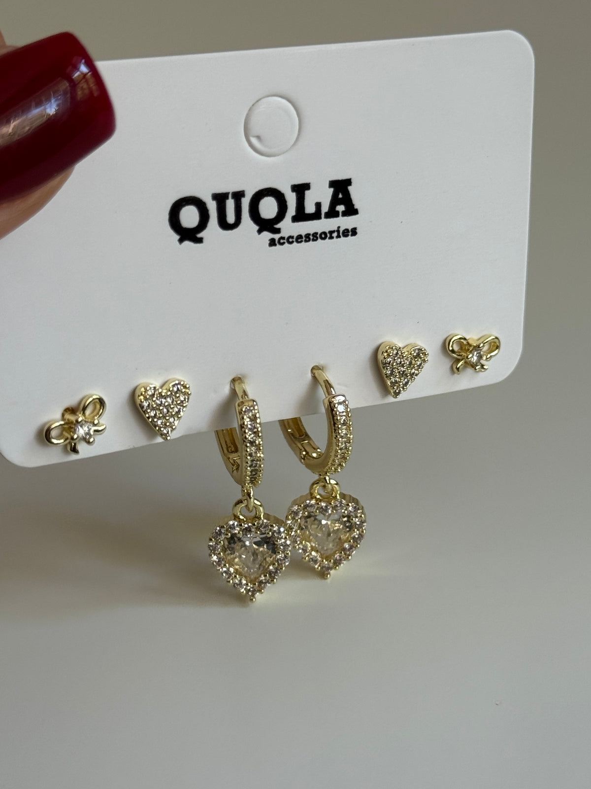 Gold Rengi Kalp Sallantılı Set Küpe