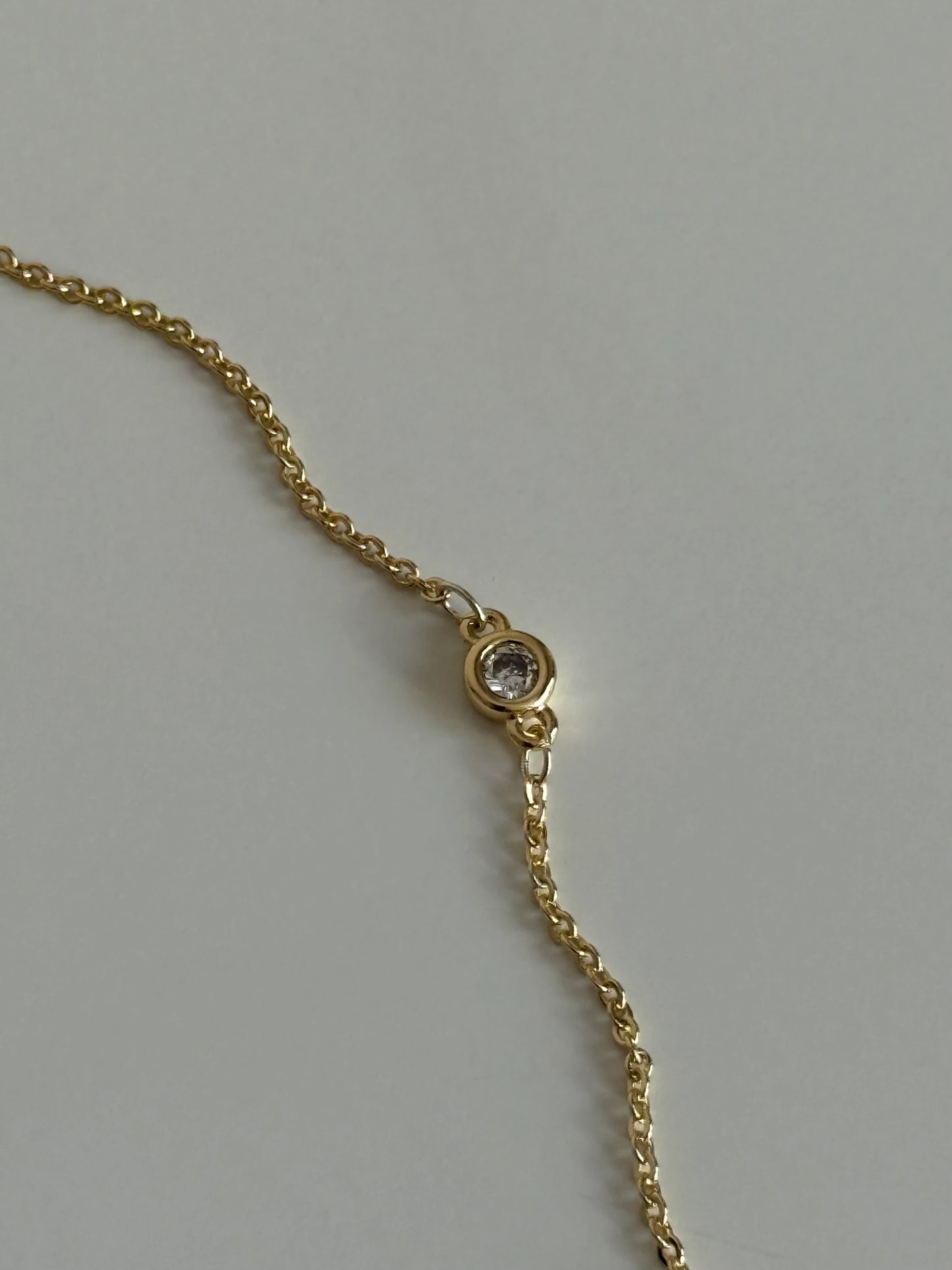 Gold Rengi Beyaz Taşlı İkili Kelebek Model Kadın Kolye