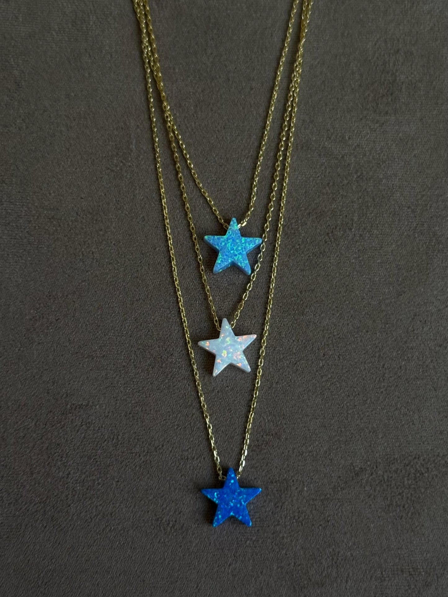 Gold Rengi Zincirli Opal Taşlı Yıldız Model Kadın Kolye