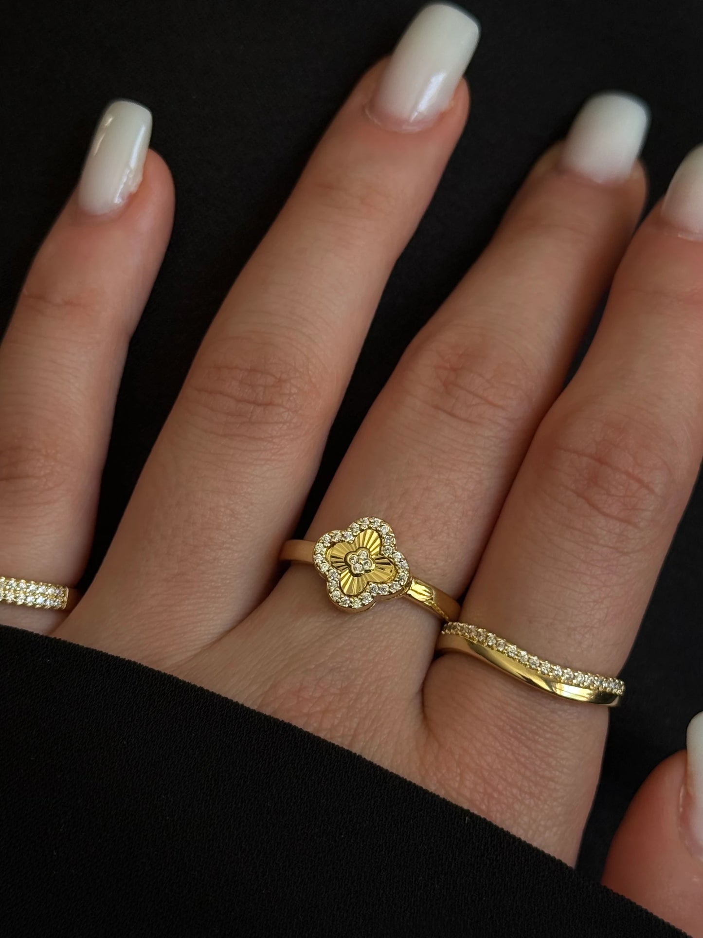 Gold Rengi Yonca Model Kadın Yüzük