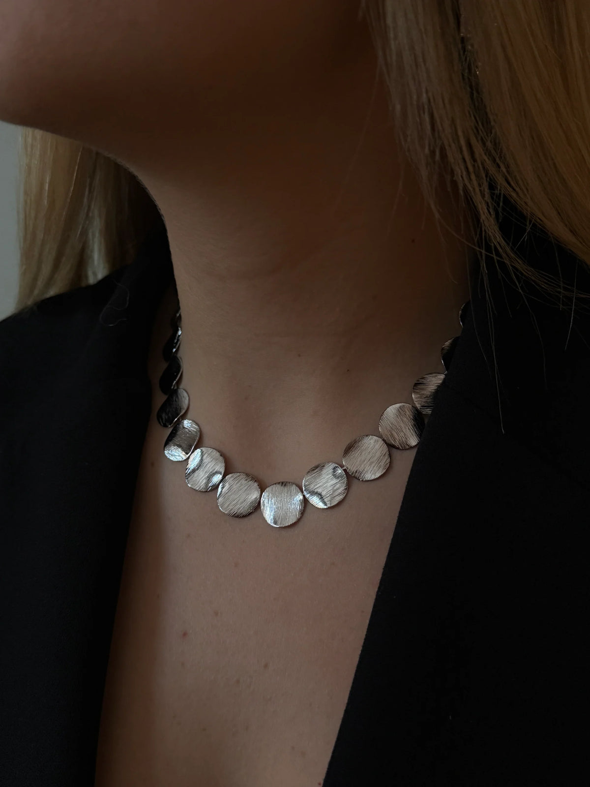 Sıralı Yuvarlak Kadın Kolye
