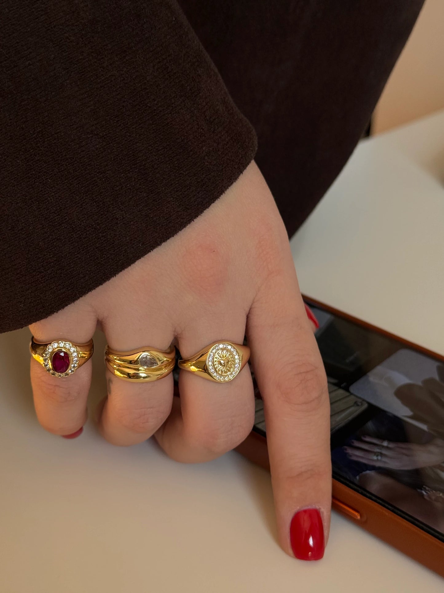 Gold Rengi Bordo Taşlı Kadın Serçe Parmak Yüzük