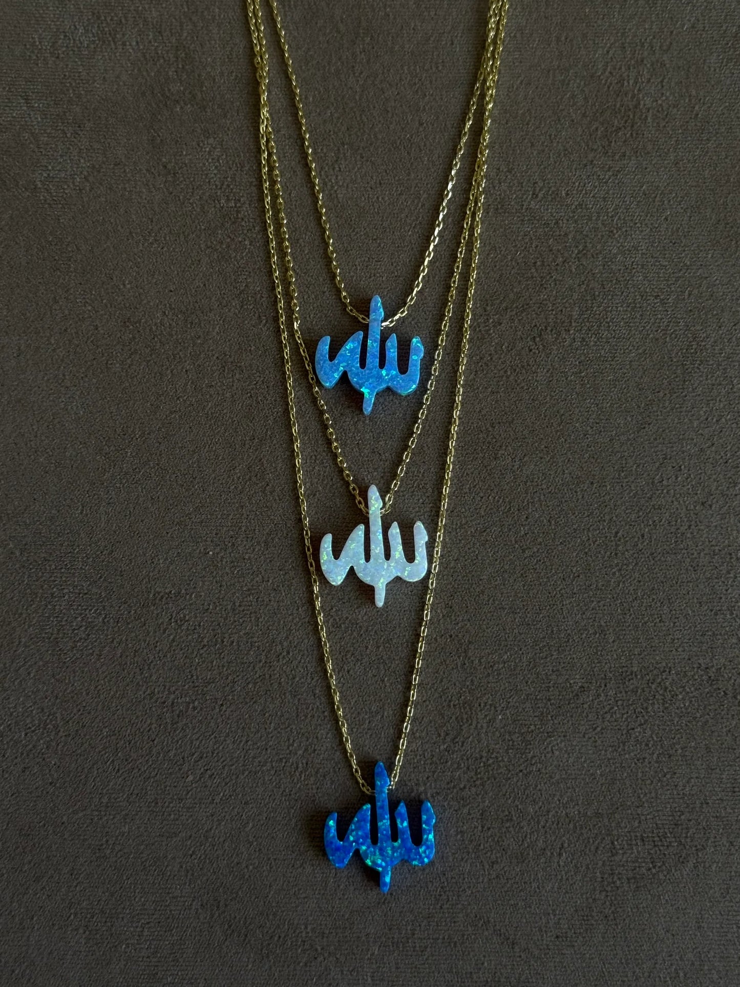 Gold Rengi Zincirli Opal Taşlı 'Allah' Yazılı Kadın Kolye