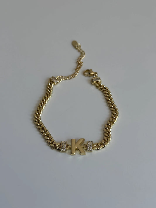 Gold Rengi Zincir Model Harfli Kadın Bileklik