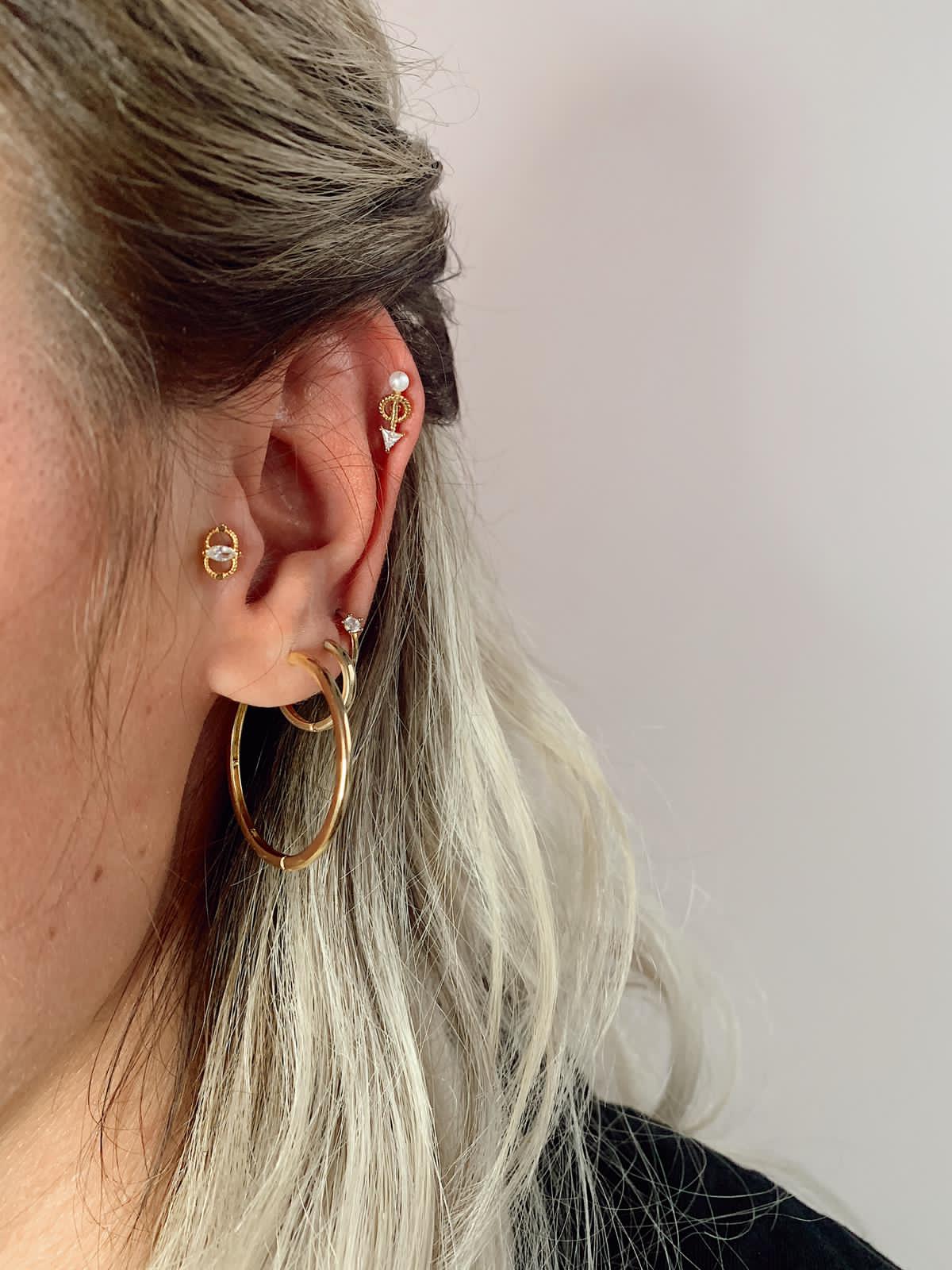 Zirkon Taşlı Gold Rengi Piercing