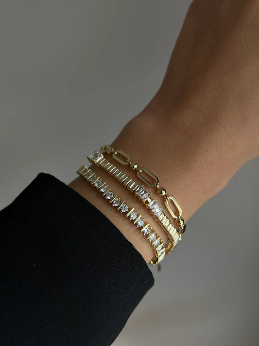 Gold Rengi Baget Taşlı Kadın Bileklik