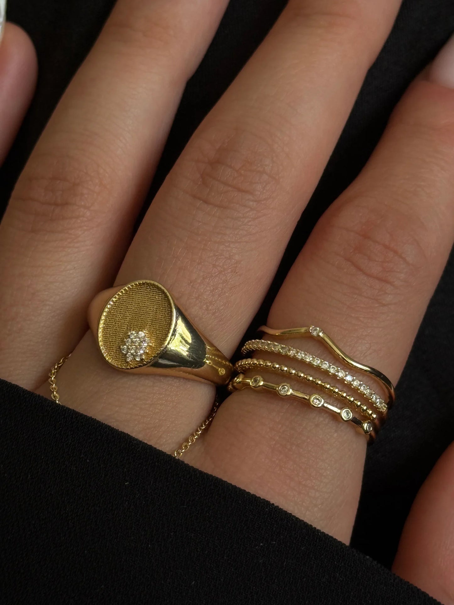 Gold Rengi Oval Form Kadın Yüzük