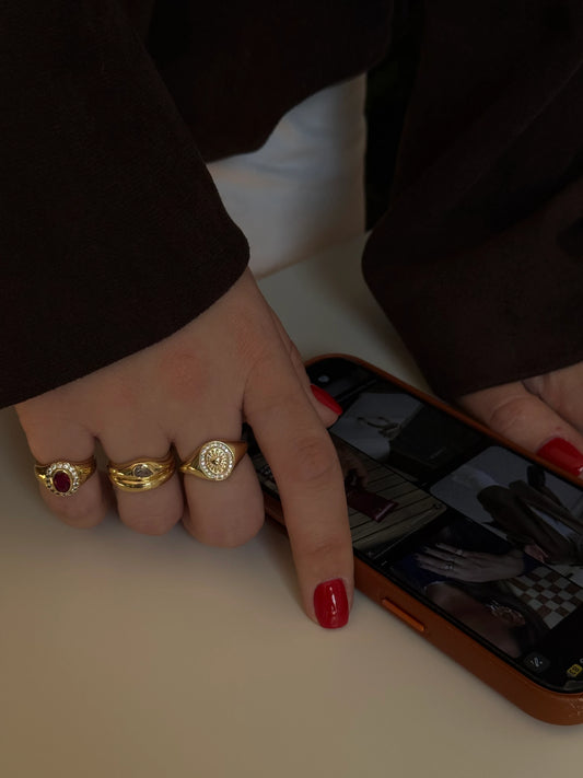 Gold Rengi Bordo Taşlı Kadın Serçe Parmak Yüzük