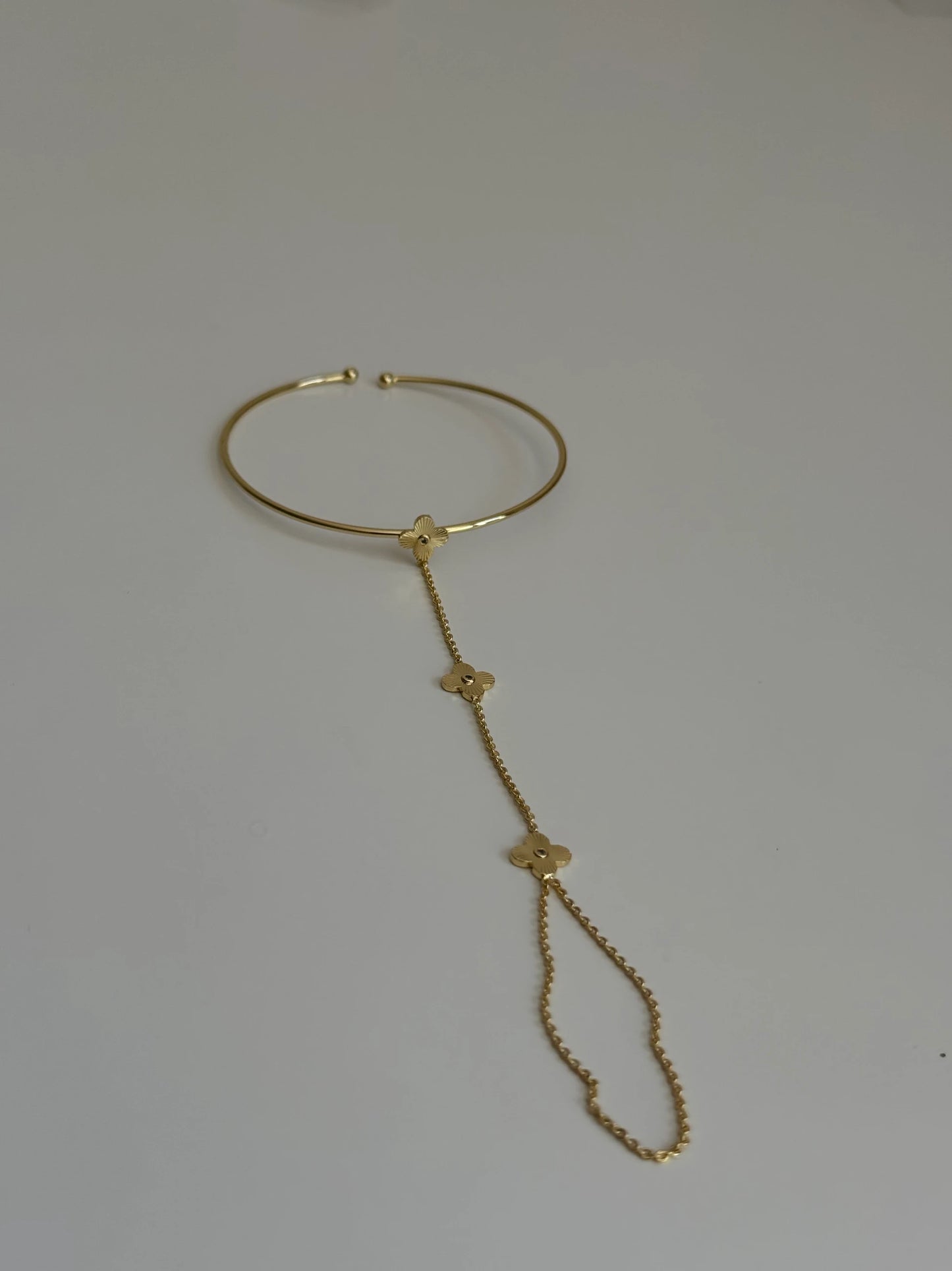 Gold Rengi Yonca Model Kelepçe Bileklik Şahmeran