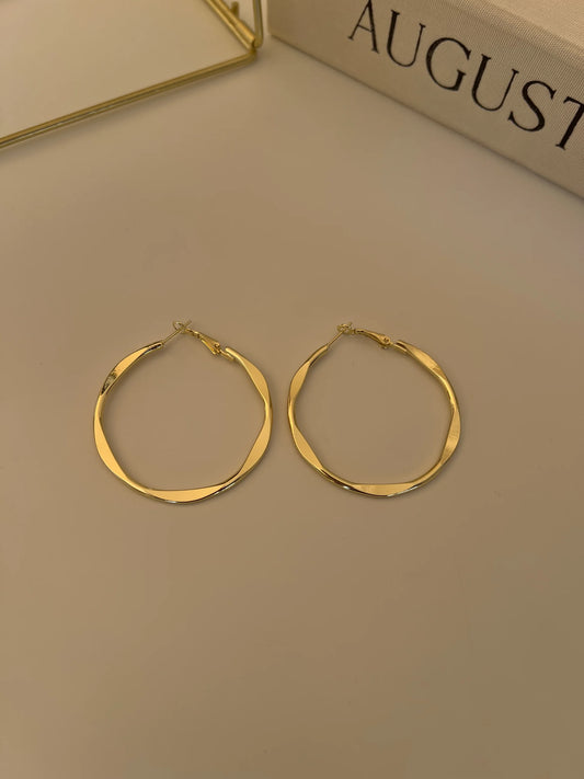 Gold Rengi Dalga Model Kadın Halka Küpe