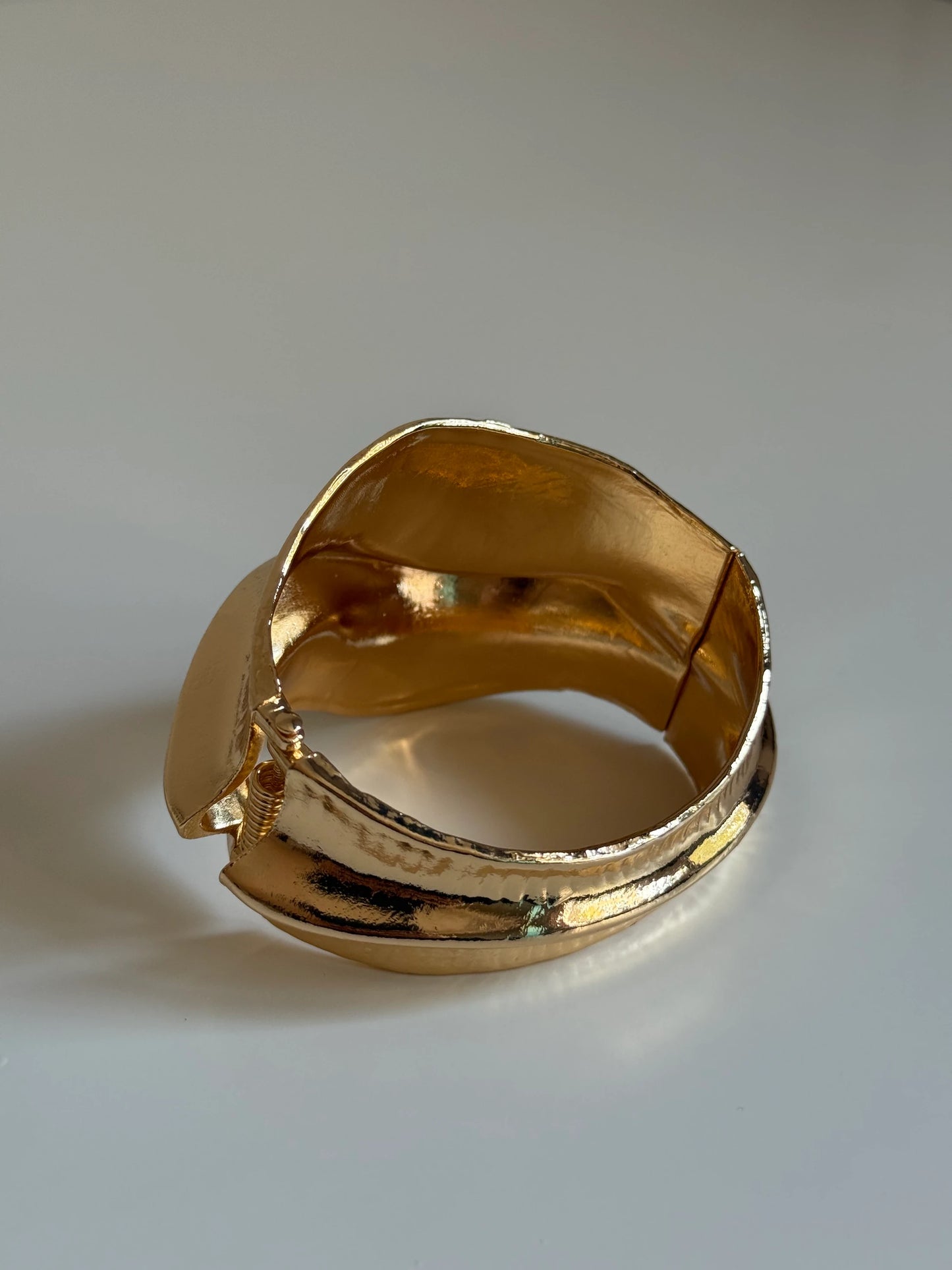 Gold Rengi Asimetrik Model Kadın Kelepçe Bileklik