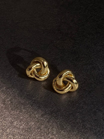 Gold Rengi Sarmal Model Kadın Küpe