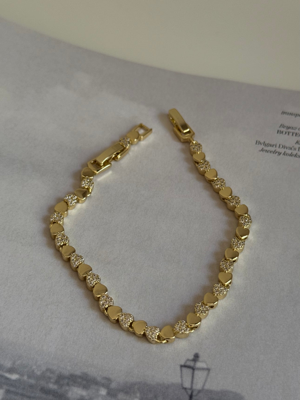 Gold Rengi Sıralı Kalp Bileklik