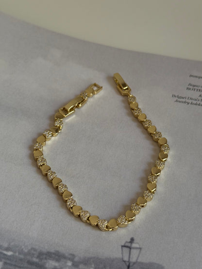 Gold Rengi Sıralı Kalp Bileklik