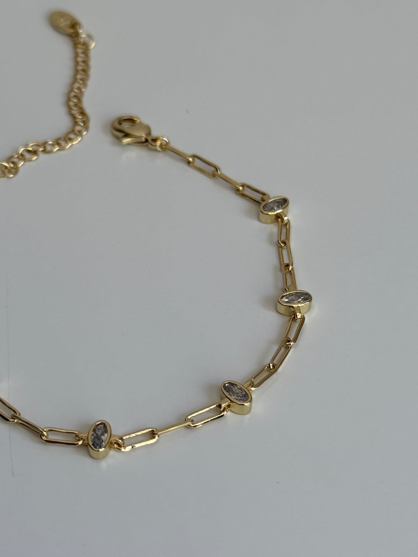 Gold Rengi Elips Taşlı Zincir Model Kadın Bileklik