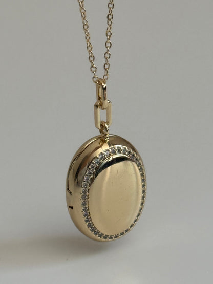 Gold Rengi Oval Model Kapaklı Resimlikli Kolye
