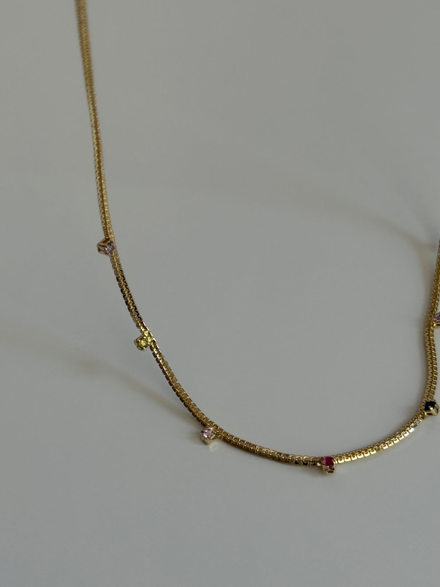 Gold Rengi Taşlı İtalyan Zincir Kadın Kolye