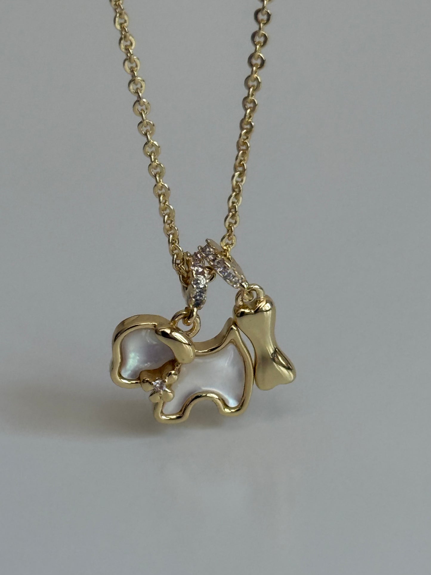 Gold Rengi Sedef Taşlı Köpek Model Kadın Kolye
