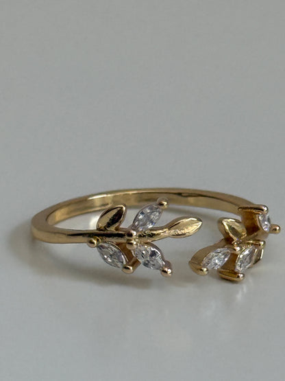 Gold Rengi Yaprak Model Kadın Yüzük