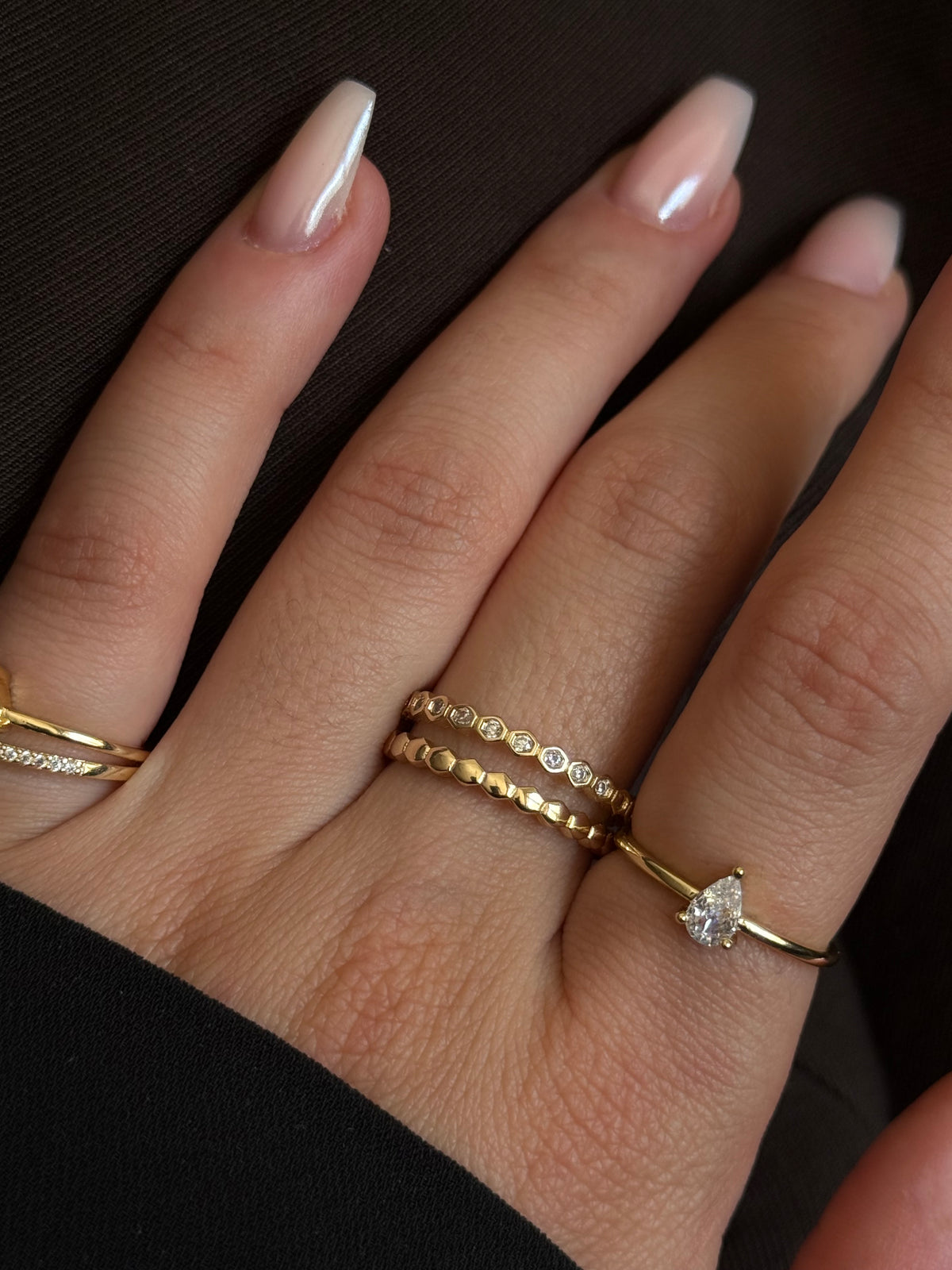 Gold Rengi İki Sıra Altıgen Model Kadın Yüzük