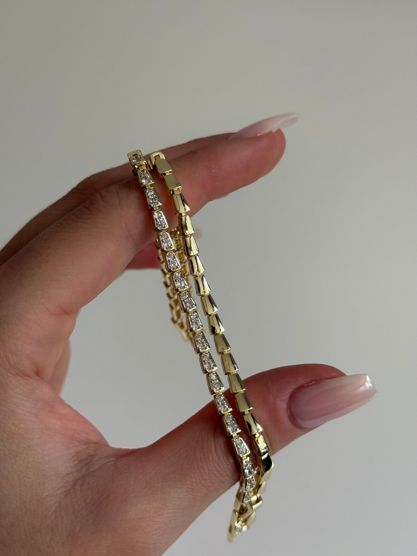 Gold Rengi İki Sıra Yılan Model Kadın Bileklik