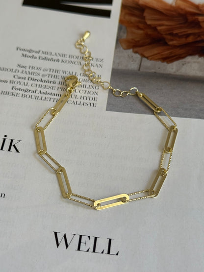 Gold Rengi Zincir Model Kadın Bileklik