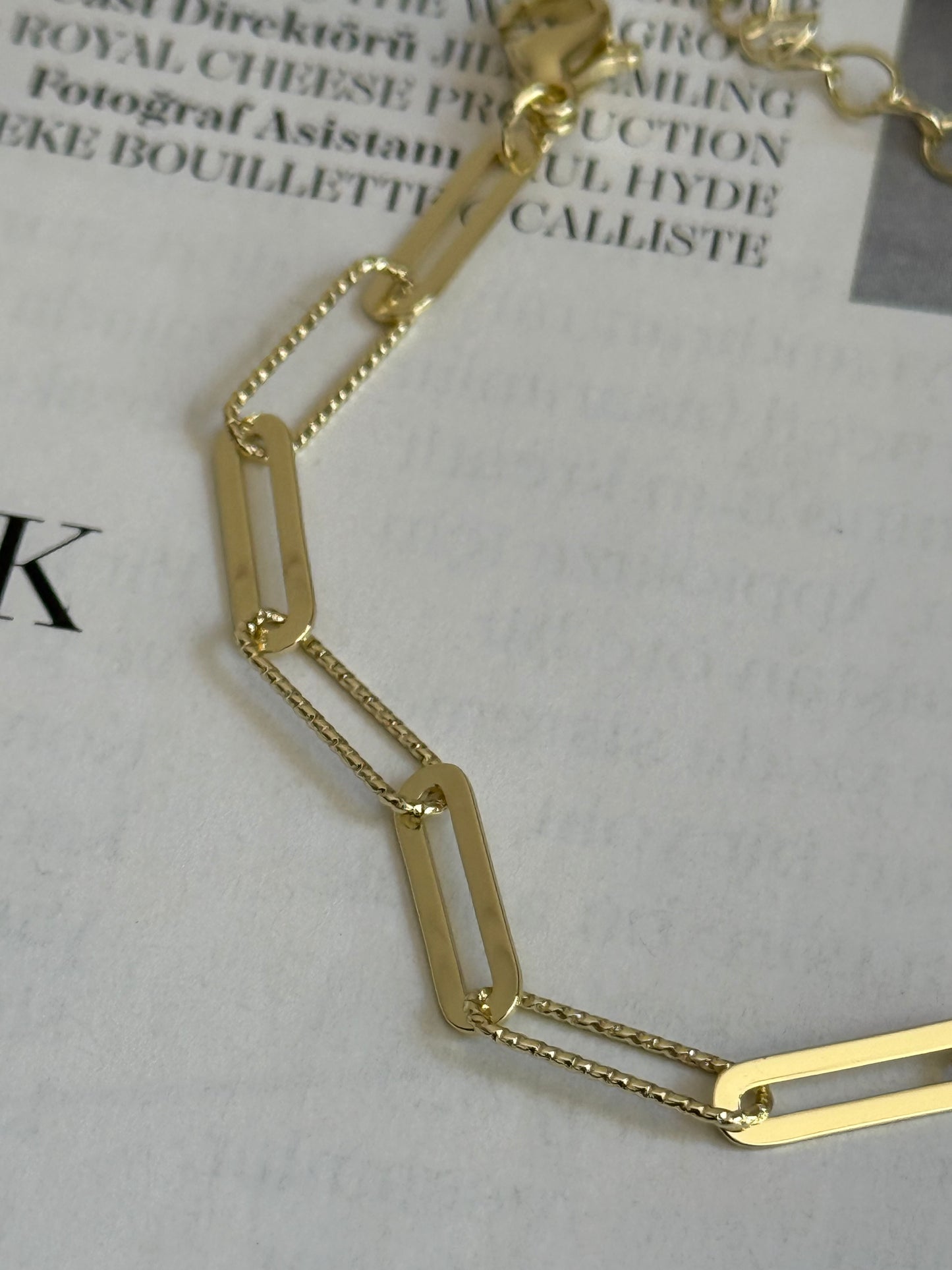 Gold Rengi Zincir Model Kadın Bileklik