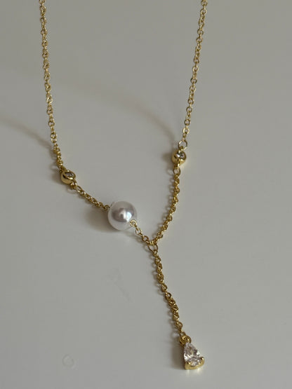Gold Rengi İnci Detaylı Sallantılı Kadın Kolye