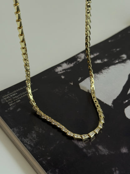 Gold Rengi Yılan Model Kadın Kolye