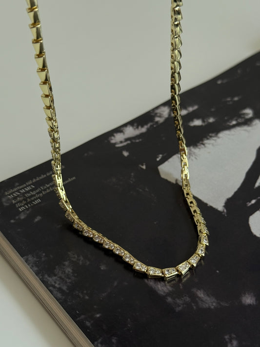Gold Rengi Yılan Model Kadın Kolye