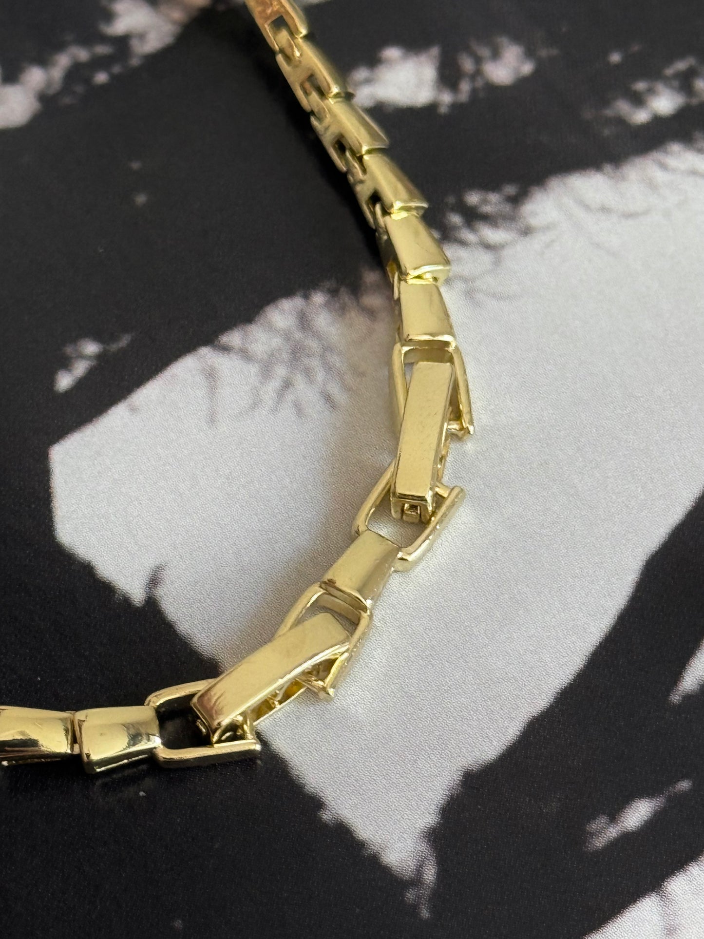 Gold Rengi Yılan Model Kadın Kolye
