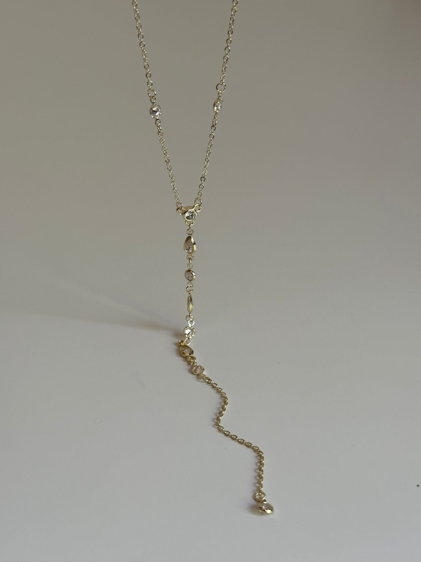 Gold Rengi Y Model Kadın Kolye