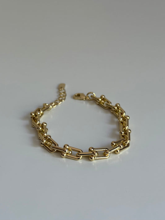 Gold Rengi Top Detaylı Kadın Bileklik