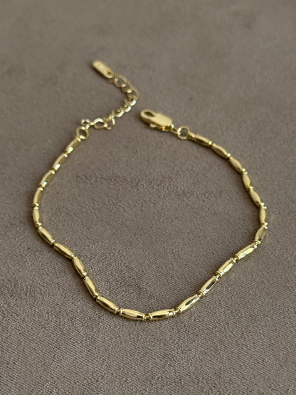 Gold Rengi Oval Form Sıralı Kadın Bileklik