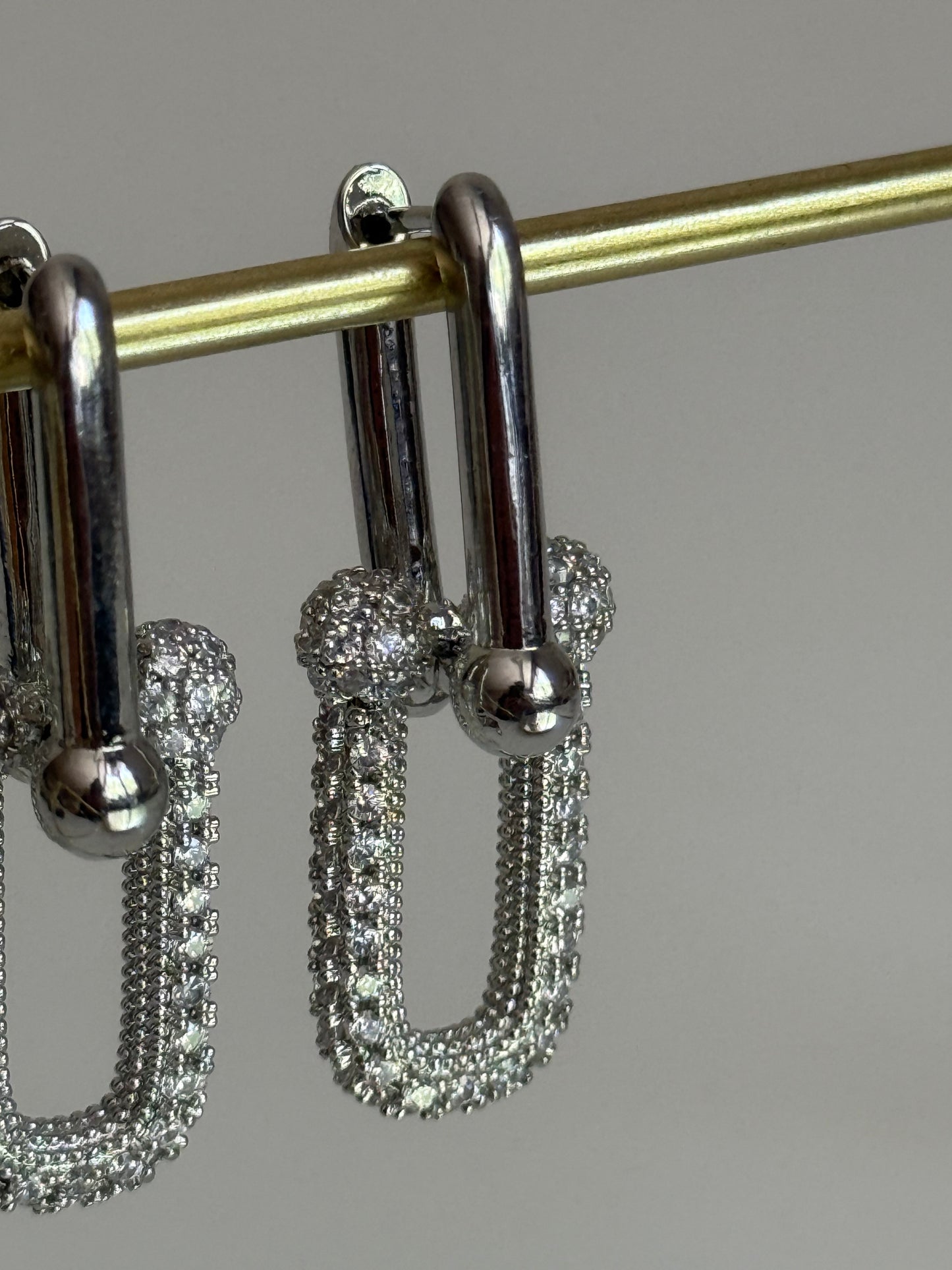 Top Detaylı Sallantılı Kadın Küpe