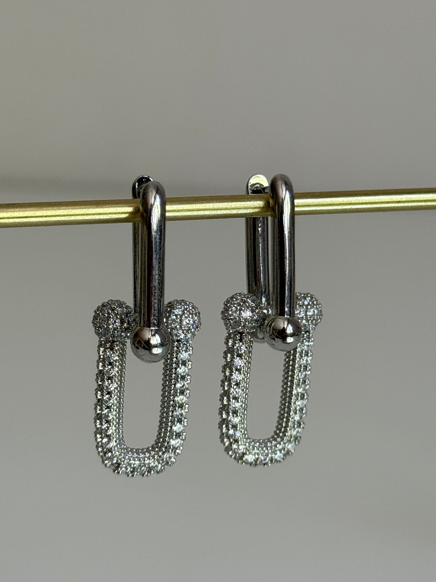 Top Detaylı Sallantılı Kadın Küpe