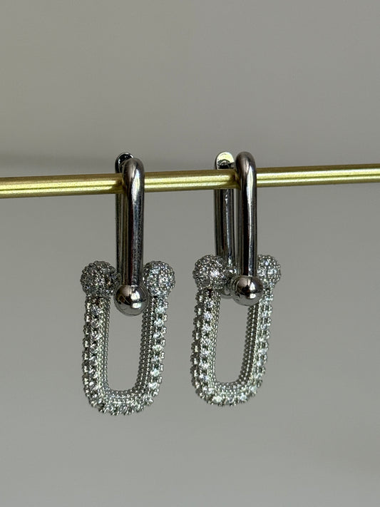 Top Detaylı Sallantılı Kadın Küpe