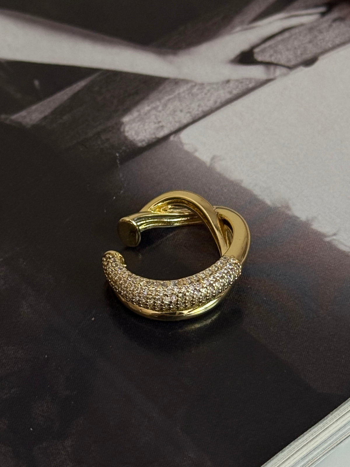 Gold Rengi Taşlı İki Sıra Kıkırdak Kadın Küpe