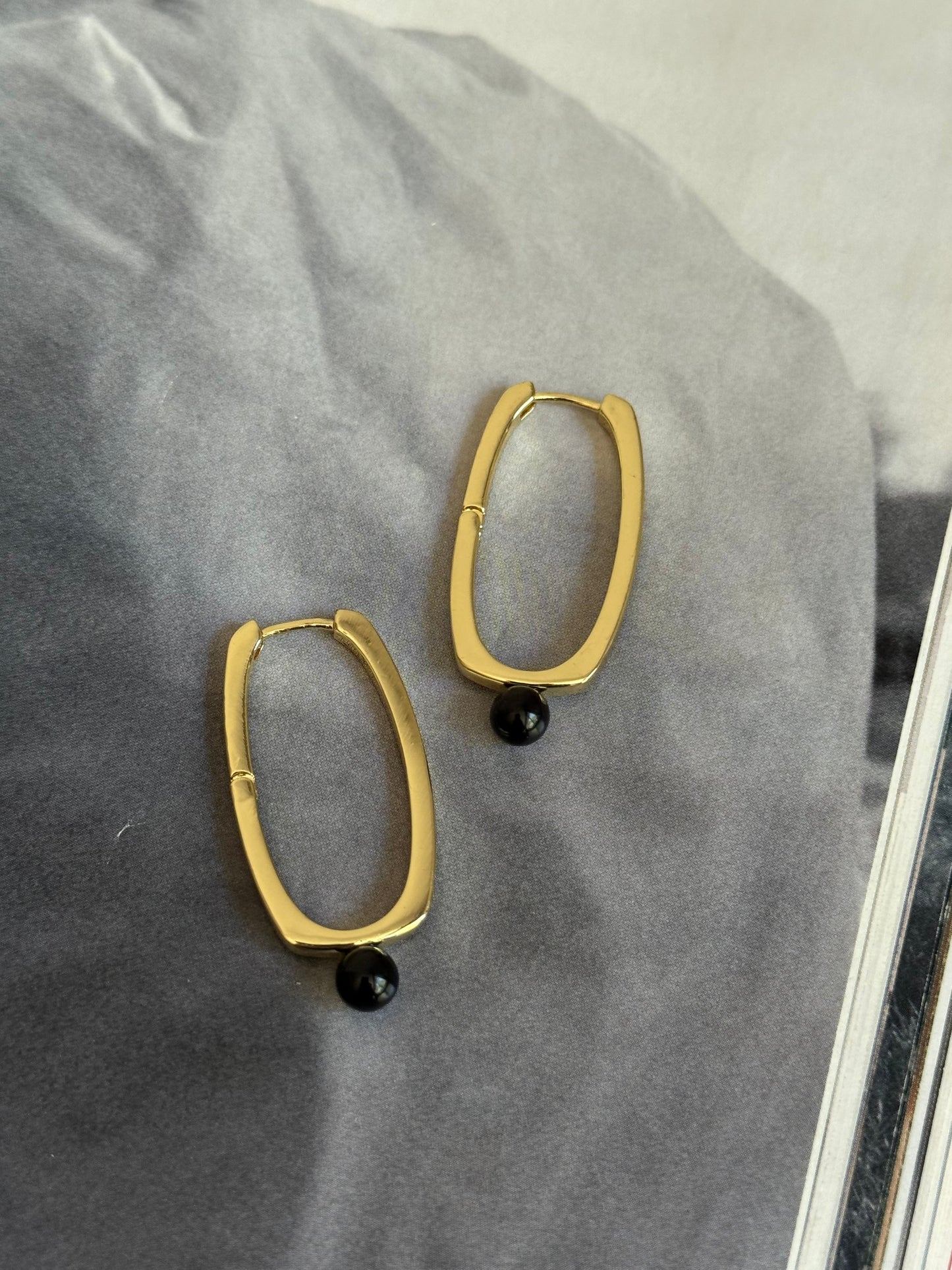 Gold Rengi Yuvarlak Renkli Taşlı Kadın Küpe