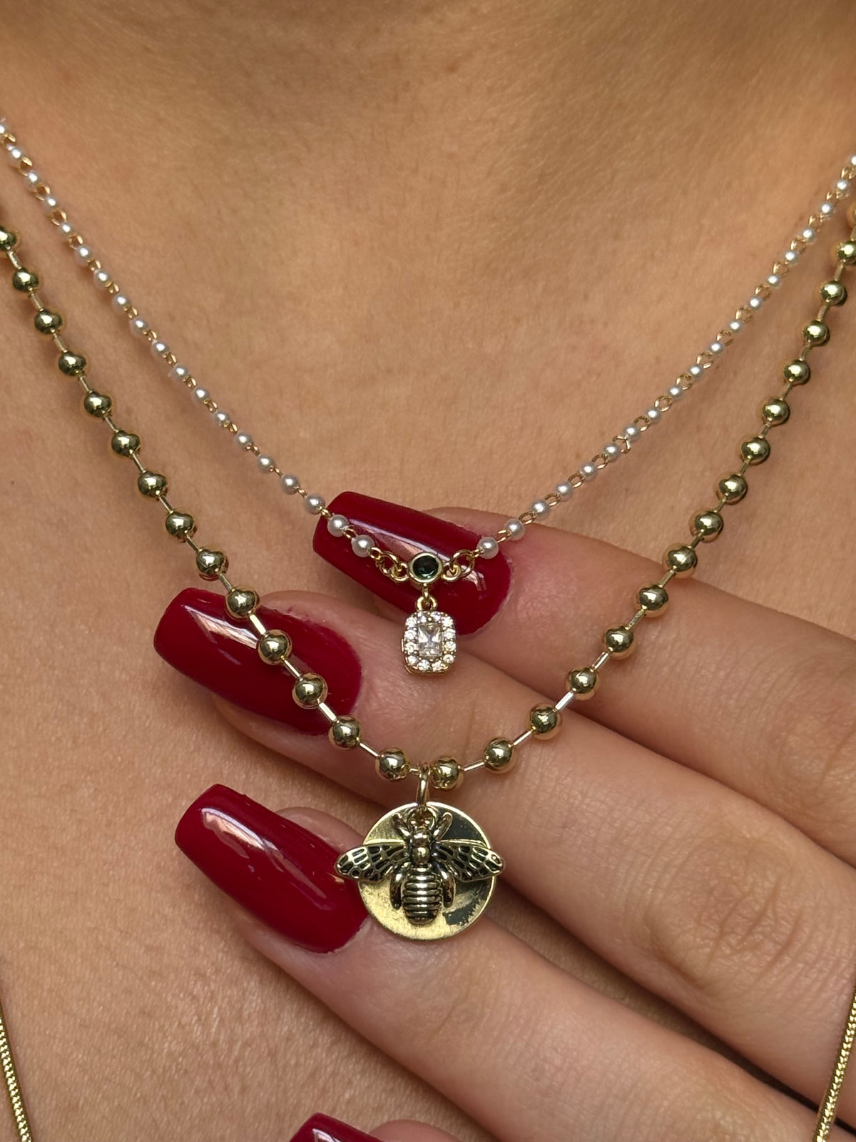 Gold Rengi Arı Model Kadın Kolye