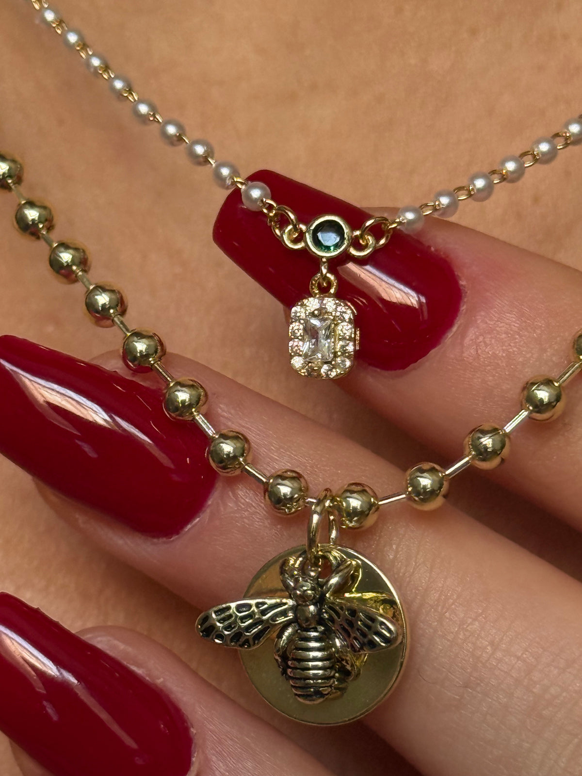 Gold Rengi Arı Model Kadın Kolye
