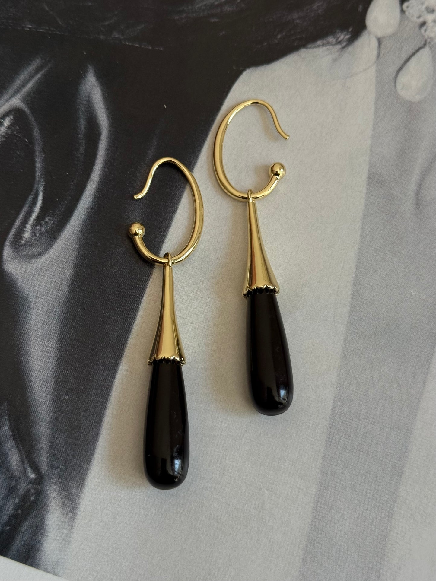 Damla Model Taş Sallantılı Kadın Küpe