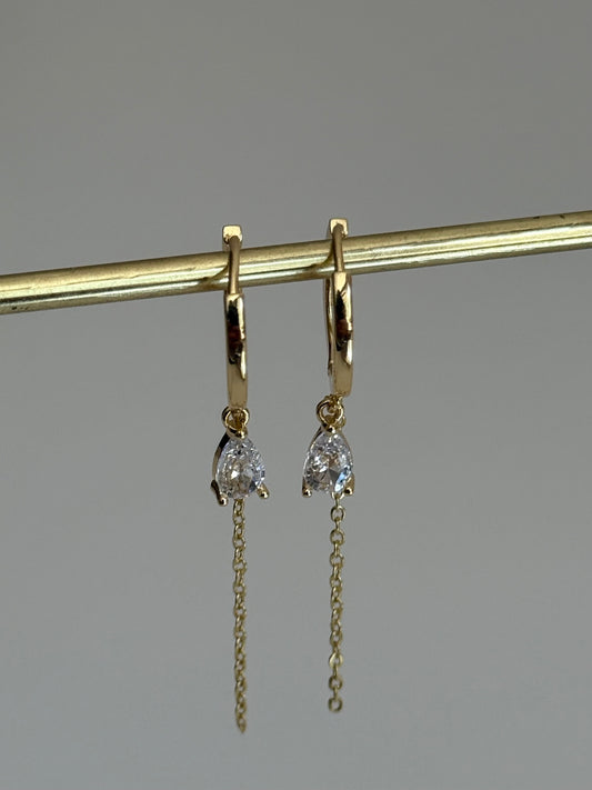 Gold Rengi Taşlı Zincir Sallantılı Kadın Küpe