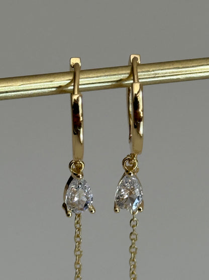 Gold Rengi Taşlı Zincir Sallantılı Kadın Küpe