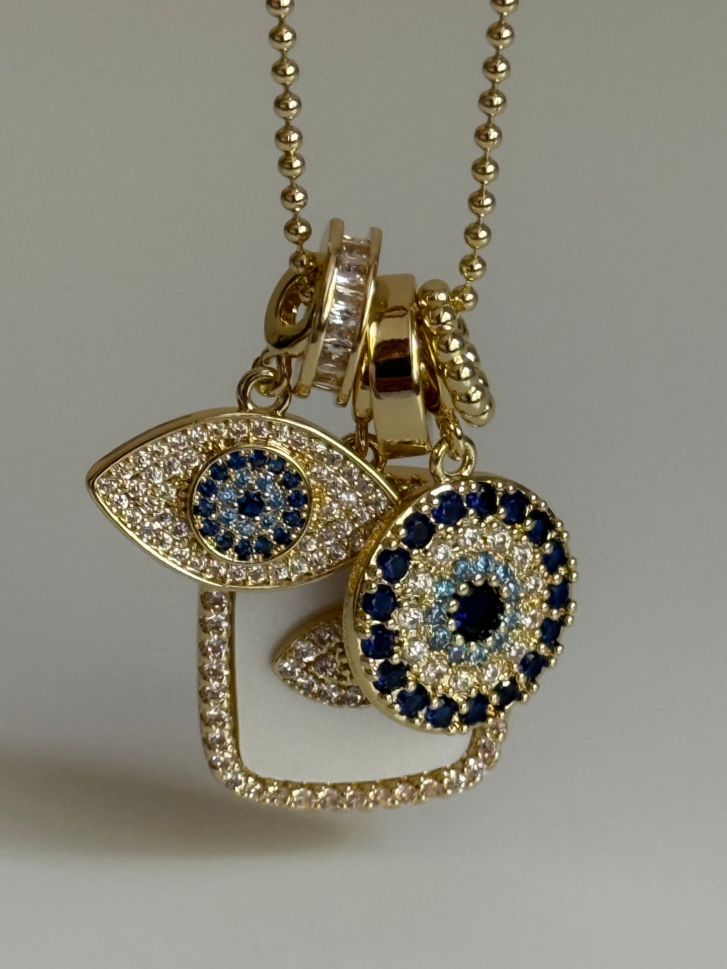 Gold Rengi Renkli Taşlı Charm Kadın Kolye