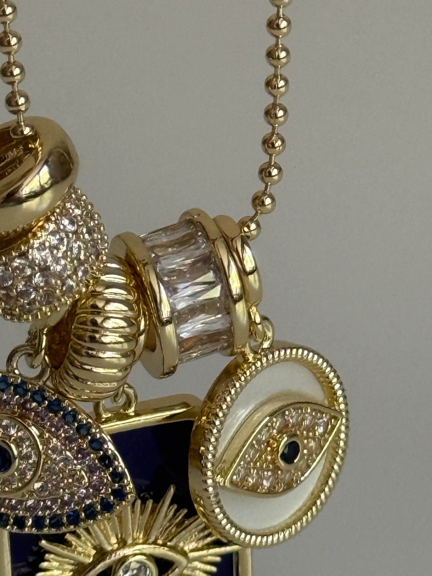 Gold Rengi Renkli Taşlı Charm Kadın Kolye