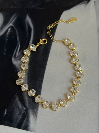 Gold Rengi Sıralı Oval Taşlı Kadın Bileklik