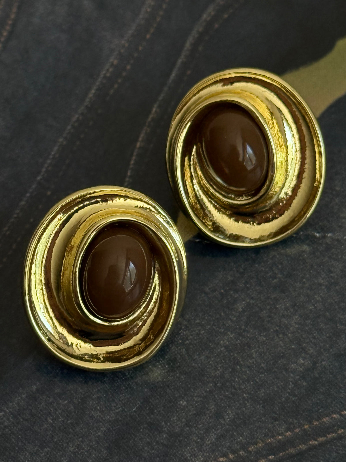 Gold Rengi Renkli Taşlı Oval Model Kadın Küpe