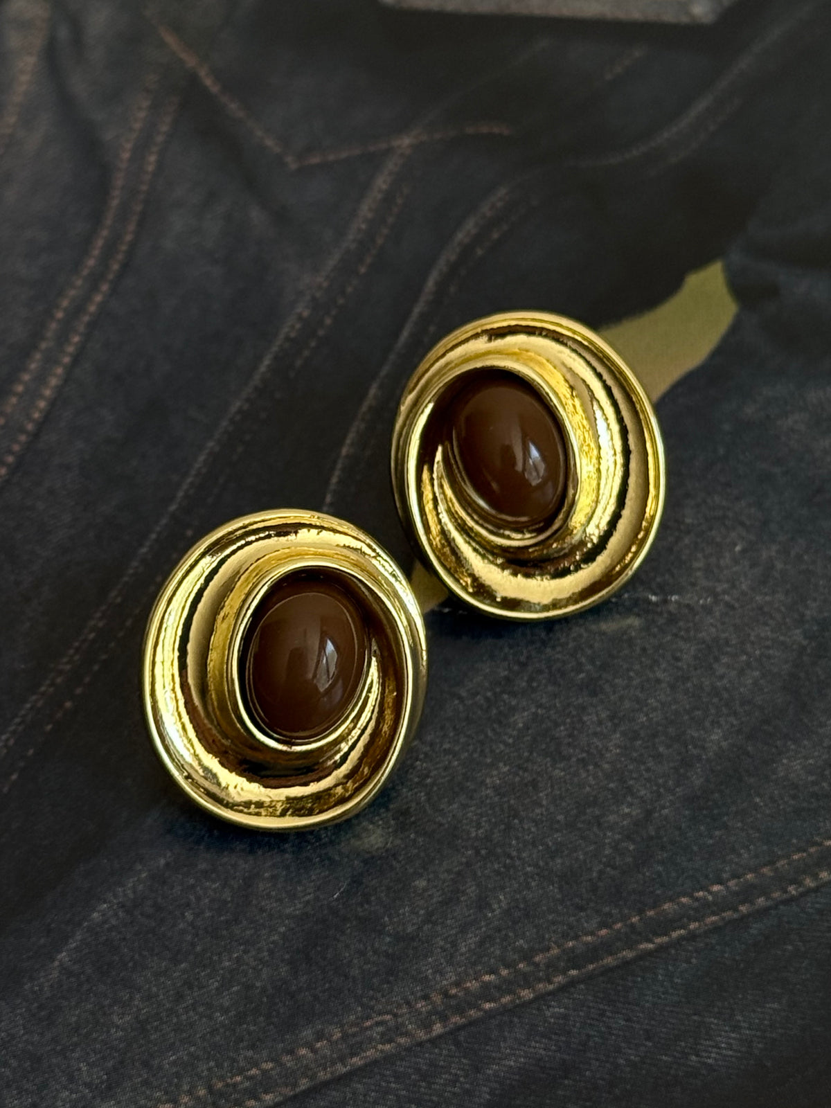 Gold Rengi Renkli Taşlı Oval Model Kadın Küpe